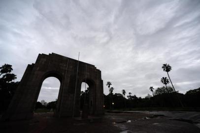  PORTO ALEGRE, RS, BRASIL, 31/10/2019-  Previsão do tempo em Porto Alegre.(FOTOGRAFO: RONALDO BERNARDI / AGENCIA RBS)