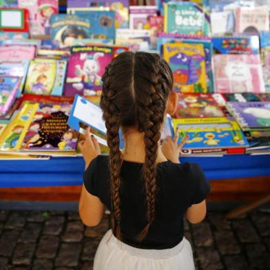  PORTO ALEGRE, RS, BRASIL, 01-11-2019: Primeiro dia da 65ª Feira do Livro de Porto Alegre, com abertura da sessão de livros infantis (FOTO FÉLIX ZUCCO/AGÊNCIA RBS, Editoria Segundo Caderno).