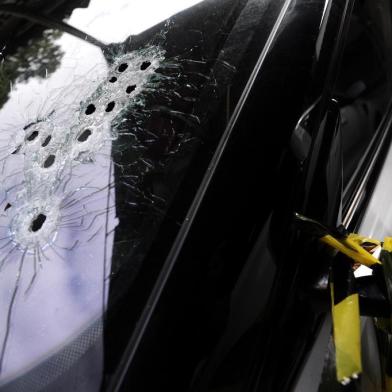  PORTO ALEGRE, RS, BRASIL, 01/11/2019- Homem morre após ser baleado dentro de caminhonete na zona norte de Porto Alegre. (FOTOGRAFO: RONALDO BERNARDI / AGENCIA RBS)