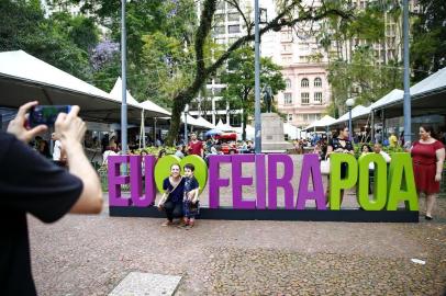  PORTO ALEGRE, RS, BRASIL, 02-11-2019: Feira do Livro de Porto Alegre durante o sábado, em seu segundo dia de funcionamento (FOTO FÉLIX ZUCCO/AGÊNCIA RBS, Editoria Segundo Caderno).