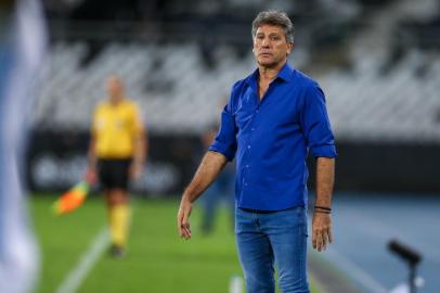 RIO DE JANEIRO (RJ), 12/6/2019: o técnico do Grêmio, Renato Portaluppi, durante jogo contra o Botafogo no Engenhão, válido pelo Brasileirão.