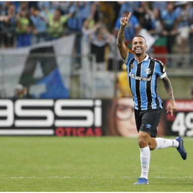 Rômulo comemora o segundo gol do Grêmio no Gre-Nal 422