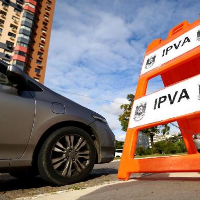  PORTO ALEGRE, RS, BRASIL, 23-05-2016:  Blitz do IPVA na Av. Borges de Medeiros, próximo ao viaduto da Av. José de Alencar (sentido Centro - Bairro).(CARLOS MACEDO/AGENCIA RBS)