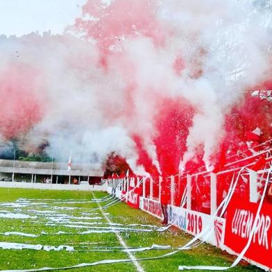 Torcida do Central, de Caraá, na final do Serramar