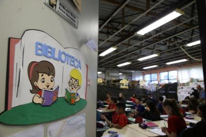  GRAVATAÍ-RS- BRASIL-  05/11/2019- EEEM Tuiuti, de Gravataí, está com problemas nas instalações. Biblioteca foi adaptada como sala de aula. FOTO FERNANDO GOMES/ DIÁRIO GAÚCHO.