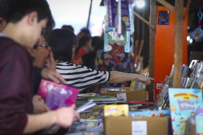  PORTO ALEGRE, RS, BRASIL, 03/11/2019: Primeiro domingo da Feira do Livro 2019Indexador: ISADORA NEUMANN