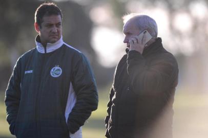  CAXIAS DO SUL, RS, BRASIL (04/06/2019)Treino do Juventude no CT. Na foto, (E) te´cnico marquinhos Santos e Gerente de futebol Osvaldo Pioner. (Antonio Valiente/Agência RBS)