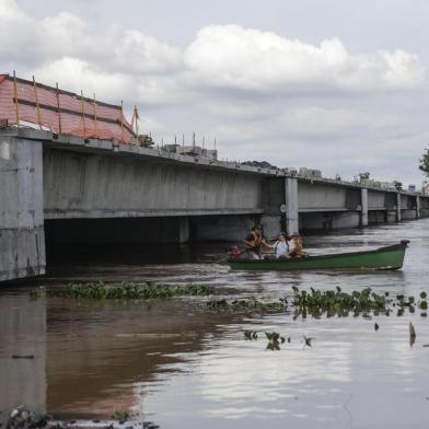  PORTO ALEGRE, RS, BRASIL - 2019.11.07 - Nível da água do Guaíba em relação ao trecho da nova ponte que ficou mais baixa. (Foto: ANDRÉ ÁVILA/ Aência RBS)Indexador: Andre Avila