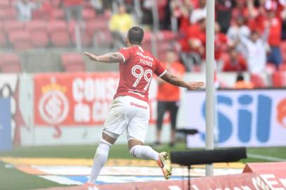 William Pottker comemora um dos gols do Inter no Beira-Rio