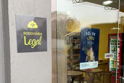 A direção da rodoviária de Caxias do sul, está implementando melhorias para atender melhor os usuários e também atrair público da região. Na foto, placa do projeto Rodoviária Legal.