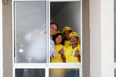 (Campina Grande - PB, 09/11/2019)Presidente da República, Jair Bolsonaro durante visita a nova residência da Senhora Aparecida Calute Silva e seus filhos Daniel, Gabriel, Gabrielly e Raiane.Foto: Alan Santos/PR