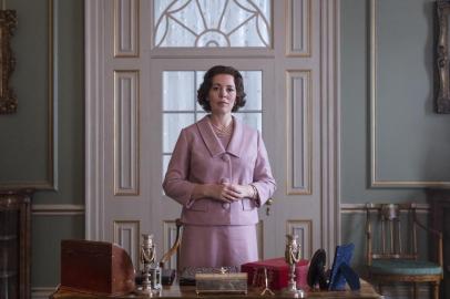 Olivia Colman como Rainha Elizabeth II na terceira temporada de The Crown