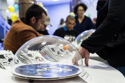 Flat Con 2019SÃO PAULO, SP, 10.11.2019 - FLAT- 2019 - Flat Con 2019, primeira convenção brasileira sobre terraplanismo, realizada no Teatro Liberdade, em São Paulo. (Foto: Rafael Roncato/Folhapress)