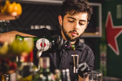 Bartender Pedro Volpato