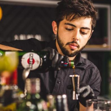 Bartender Pedro Volpato