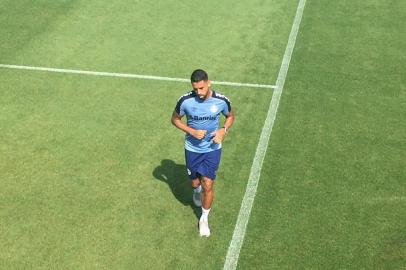  Em recuperação de dores  no joelho, Michel é a dúvida do Grêmio para encarar o Flamengo