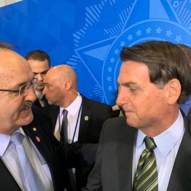 Mauro Pereira e o presidente Jair Bolsonaro na Cerimônia de Lançamento do Programa Verde Amarelo