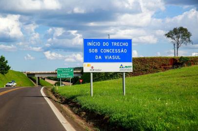  KM 180 - CARAZINHOCarazinho, RS, BRASIL, 06/11/2019: Obras na BR-386: Percorremos a BR-386 entre Canoas e Carazinho, trecho que será duplicado pela CCR, para mostrar o estado da rodovia e as obras que já estão sendo feitas e as que serão realizadas. (Foto: Omar Freitas / Agência RBS)Indexador: NGS