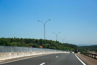  KM 361Estrela, RS, BRASIL, 06/11/2019: Obras na BR-386: Percorremos a BR-386 entre Canoas e Carazinho, trecho que será duplicado pela CCR, para mostrar o estado da rodovia e as obras que já estão sendo feitas e as que serão realizadas. (Foto: Omar Freitas / Agência RBS)Indexador: NGS