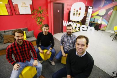  PORTO ALEGRE, RS, BRASIL, 01-10-2019: Série RS que Inspira, do Caderno Doc, com a empresa de investimentos Warren, considerada a principal startup do Rio Grande do Sul. Na foto, Sócios da Warren: Tito Gusmão, André Gusmão, Marcelo Maisonnave e Rodrigo Grundig (FOTO FÉLIX ZUCCO/AGÊNCIA RBS, Editoria SuaVida).