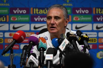  14/11/2019 - Arabia Saudita - Riad - Coletiva de imprensa de Tite apos o Treino da Selecao Brasileira - King Saud University - Foto : Pedro Martins / 