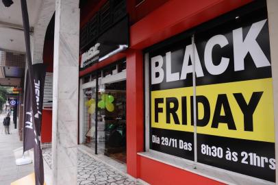  CAXIAS DO SUL, RS, BRASIL (13/11/2019)Gerente financeira da Hot Music, Greice Biegelmeyer fala sobre expectativas da loja para vendas da Black Friday. (Antonio Valiente/Agência RBS)