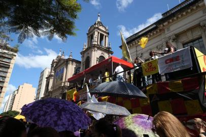  PORTO ALEGRE, RS, BRASIL - 14.11.2019 - Protesto de servidores no Centro Histórico. (Foto: Fernando Gomes/Agencia RBS)