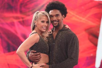 Adriane Galisteu e Marcus Lobo voltaram ao dança dos famosos após a repescagem