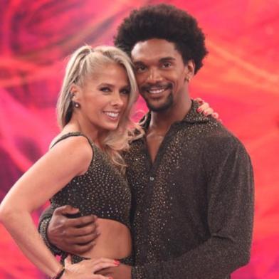 Adriane Galisteu e Marcus Lobo voltaram ao dança dos famosos após a repescagem