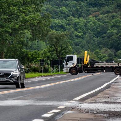  FOTOS GERAISCanoas-Carazinho, RS, BRASIL, 06/11/2019: Obras na BR-386: Percorremos a BR-386 entre Canoas e Carazinho, trecho que será duplicado pela CCR, para mostrar o estado da rodovia e as obras que já estão sendo feitas e as que serão realizadas. (Foto: Omar Freitas / Agência RBS)Indexador: NGS