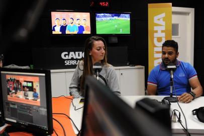  CAXIAS DO SUL, RS, BRASIL, 15/11/2019 -  Programa Show dos esportes na serra, edição 84, com os convidados Hellen Telles e Jeferson Borges, da APAFUT. Apresentação de Marcelo  Rocha e Pedro Petrucci. (Marcelo Casagrande/Agência RBS)