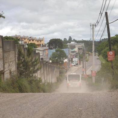 CAXIAS DO SUL, RS, BRASIL, 11/11/2019Morador reclama de rua de acesso ao Loteamento Industrial em Caxias.ERS 122 - KM 72 (em frente a loja da Fordsul, antiga Iveco)(Lucas Amorelli/Agência RBS)