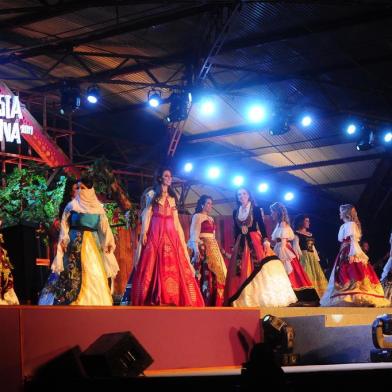  CAXIAS DO SUL, RS, BRASIL, 19/05/2018. Escolha da Rainha e princesas da 32ª Festa da Uva, a Festa da Uva de 2019. (Diogo Sallaberry/Agência RBS)