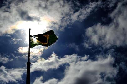  CAXIAS DO SUL, RS, BRASIL, 29/10/2018. Bandeira do Brasil fotografada um dia após as eleições 2018. (Diogo Sallaberry/Agência RBS)