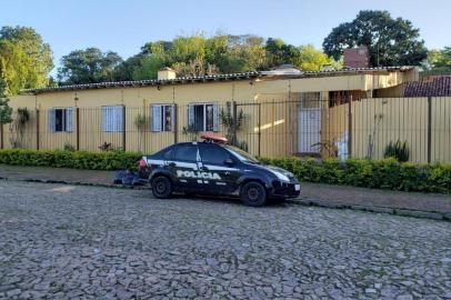 PORTO ALEGRE, RS, BRASIL - Clínica Vovô Tatinho, em Ipanema, foi fechada por manter idosos em más condições. 