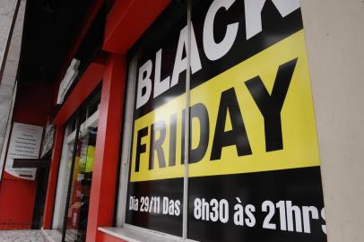  CAXIAS DO SUL, RS, BRASIL (13/11/2019)Gerente financeira da Hot Music, Greice Biegelmeyer fala sobre expectativas da loja para vendas da Black Friday. (Antonio Valiente/Agência RBS)