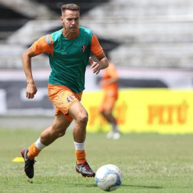 Treino do Santa CruzO jogador Bruno Ré  será reforço do Caxias em 2020.Editoria: ESPLocal: RECIFEIndexador: MARLON COSTA/FUTURA PRESS