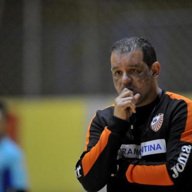 CAXIAS DO SUL, RS, BRASIL, 07/11/2019Treinamento da ACBF. A equipe de Carlos Barbosa enfrenta o Pato Futsal pelas quartas de final da Liga Nacional de Futsal.Marquinhos Xavier - treinador(Lucas Amorelli/Agência RBS)