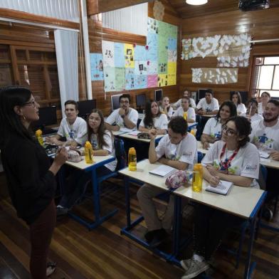 Há oito anos a Soprano consolidou sua participação em projeto social, quando lançou o Programa Recriar, atividades desenvolvidas pelo  Instituto Adelino Miotti (IAM). O projeto visa à formação pessoal e profissional de jovens entre 16 e 17 anos em situação de vulnerabilidade dosial, ajudando especialmente na inserção ao mercado de trabalho.