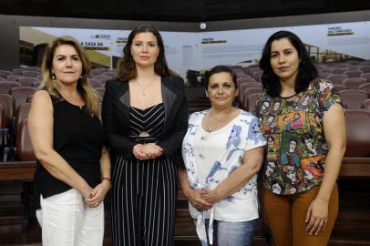  CAXIAS DO SUL, RS, BRASIL (21/11/2019)Vereadoras integram Procuradoria Especial da Mulher na Câmara de Vereadores de Caxias. Na foto, (E) Paula Ioris, Tatiane Frizzo, Gladis Frizzo e Denise Pessoa. (Antonio Valiente/Agência RBS)