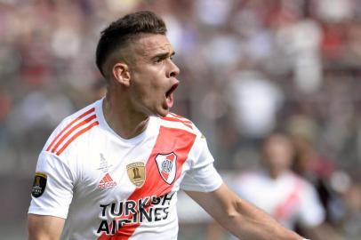  River Plates Colombian Rafael Santos Borre celebrates after scoring against Brazils Flamengo during the Copa Libertadores final football match at the Monumental stadium in Lima, on November 23, 2019. (Photo by Ernesto BENAVIDES / AFP)Editoria: SPOLocal: LimaIndexador: ERNESTO BENAVIDESSecao: soccerFonte: AFPFotógrafo: STR