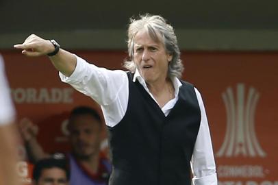  Brazil's Flamengo coach Jorge Jesus gives instructions during the Copa Libertadores final football match against Argentina's River Plate, at the Monumental stadium in Lima, on November 23, 2019. (Photo by Luka GONZALES / AFP)Editoria: SPOLocal: LimaIndexador: LUKA GONZALESSecao: soccerFonte: AFPFotógrafo: STR