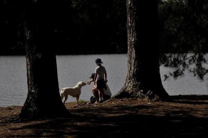  CAXIAS DO SUL, RS, BRASIL, 19/11/2019Céu azul e calor na manhã de Caxias do Sul. Imagens do lago da represa do Complexo Dal Bó (Lucas Amorelli/Agência RBS)