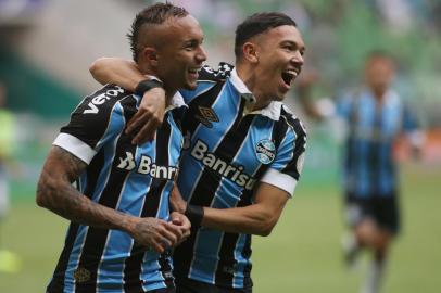 Brasileiro Championship - Palmeiras v GremioSoccer Football - Brasileiro Championship - Palmeiras v Gremio - Allianz Parque, Sao Paulo, Brazil - November 24, 2019   Gremios Everton celebrates scoring their first goal   REUTERS/Rahel Patrasso ORG XMIT: AIMEXLocal: SAO PAULO ;Brazil