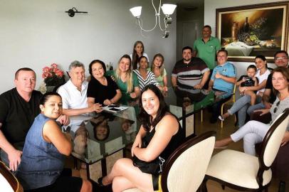  Senador Heinze juntamente com familiares e assessores. Para coluna da Carolina Bahia em 25/11/2019