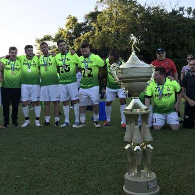 O Bevilacqua foi campeão na categoria titulares da Copa União de Clubes, neste domingo (24).