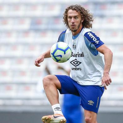 RS - FUTEBOL/TREINO GREMIO  - ESPORTES - Jogadores do Gremio realizam treino durante a tarde desta terca-feira, na Arena da Baixada, em Curitiba, na preparaÃ§Ã£o para o Campeonato Brasileiro 2019. FOTO: LUCAS UEBEL/GREMIO FBPA