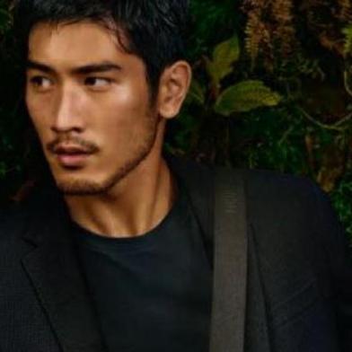  Morre o ator e modelo Godfrey Gao, famoso por ser o primeiro modelo asiático a participar de campanha da Louis Vuitton