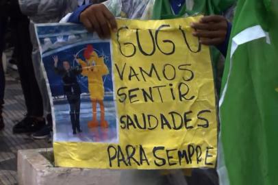 Fãs fazem fila para velório de Gugu na Assembleia Legislativa de SP