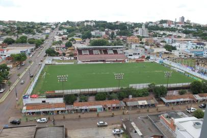  São Luiz e Grêmio se enfrentam nesta quarta-feira (17) pela 1ª rodada do Campeonato Gaúcho de 2018. O jogo ocorrerá no Estádio 19 de Outubro, em Ijuí.